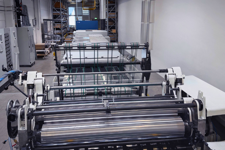 Die neue Lackierlinie UV-Direct-To-Metal am Standort Kufstein (Pirlo)